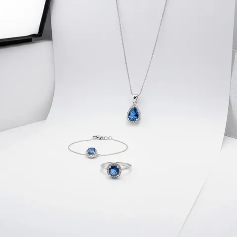 How to Photograph Jewelry (2026 Guide)